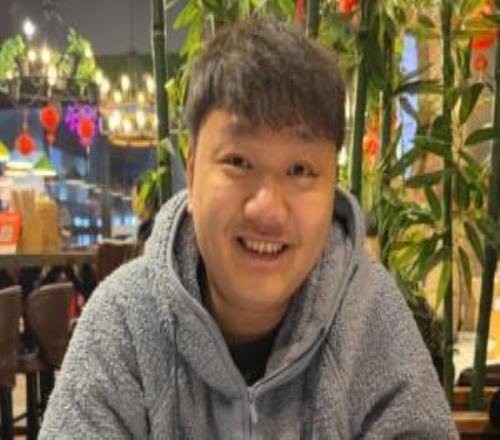 管泽元分享照片：与Yagao聚餐吃夜宵，Yagao胖了不少