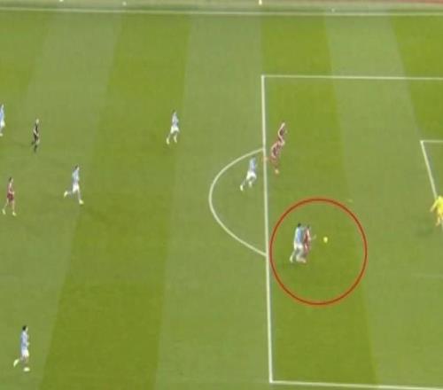 薩拉赫再陷“獨(dú)食”爭議：關(guān)鍵戰(zhàn)拒傳空位維爾茨引眾怒