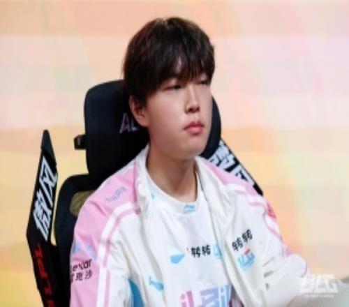 強勢宣布回歸微博！Bin賽後更博：先鋒賽給大夥帶個冠軍回來