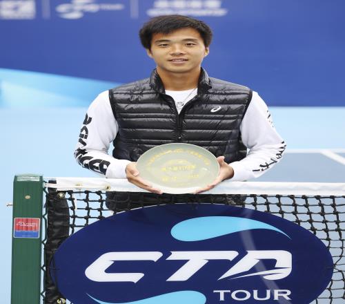 黑马止步,头号种子出局,孙发京、尤晓迪离冠军仅一步之遥