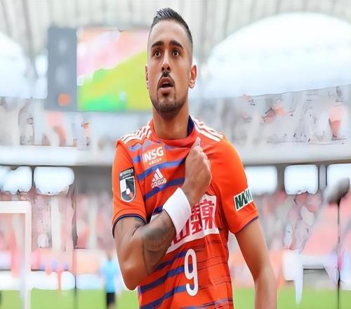 终于等到你！张源加盟上港后发挥渐入佳境，球迷建议他踢主力前腰