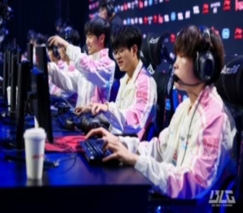 BLG發布戰勝AL賽場返圖：進無止境