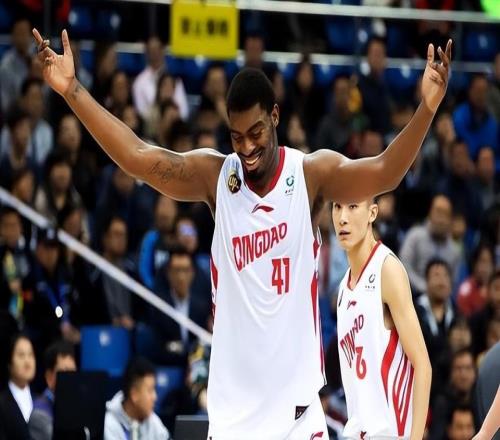 狀態(tài)大幅回勇！新疆隊和北控隊都對前青島隊內線核心頗感興趣