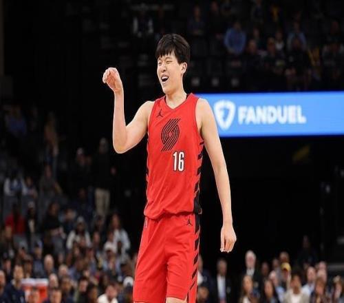 NBAl楊瀚森首次首發(fā)兩次單打伊迪可圈可點