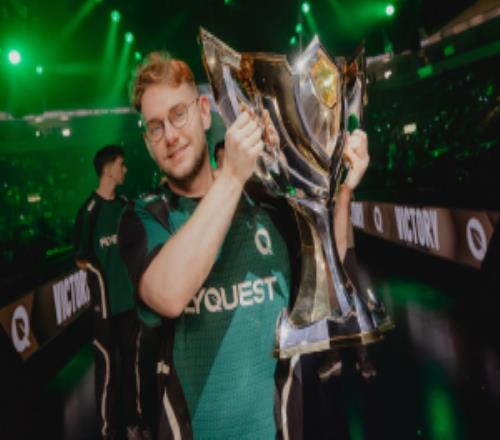 褒贬不一Inspired更新社媒后粉丝在评论区为其加油