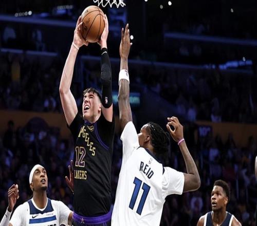 近期状态很不稳定!湖人侧翼新星接下来有跌出轮换阵容的风险