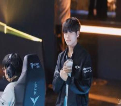 DK學(xué)BLG宮了吧！Siwoo坑我許哥劣勢局送不停決勝局青鋼影被打爆