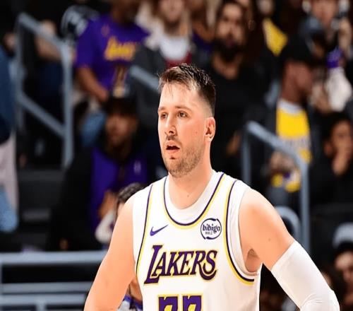 湖人逆转灰熊！拉拉维亚+双核轰88分，艾顿末节觉醒，替补仅11分