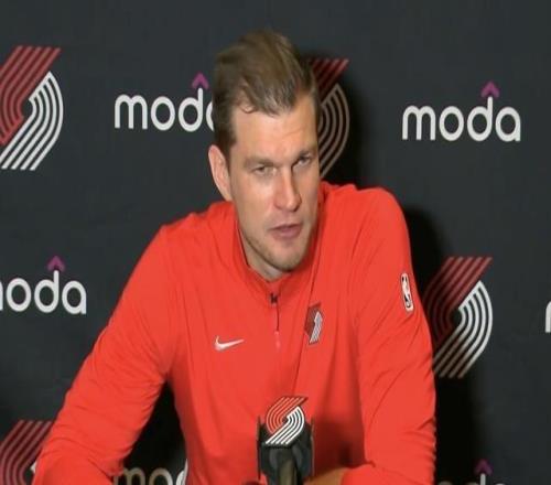 斯普利特:拼尽全力没能赢比赛有点失望,克林根今晚攻框很棒