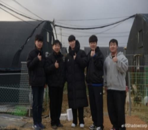 Shadow經紀公司分享Zeka參加流浪犬志愿活動：請多多支持他