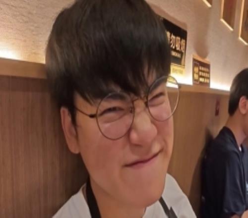 Gumayusi：本想做烬皮肤的，讽刺的是一局烬和卢锡安也没用过