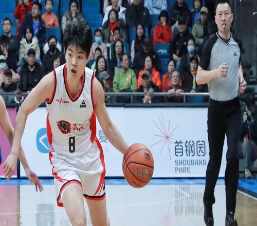 助攻第1+篮板第1!中国女篮26岁王牌崛起:宫鲁鸣重用女版隆多