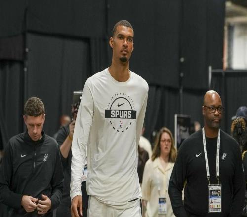 NBA总决赛0比2落后，文班亚马放话：这就是我存在的意义