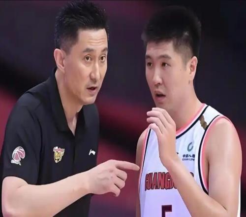 前广东男篮三冠锋线无缘签约,在新疆试训两个月遭放弃或告别CBA