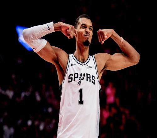 41！马刺全队6人上双，晋级半决赛，文班亚马高效拿17分14板6帽