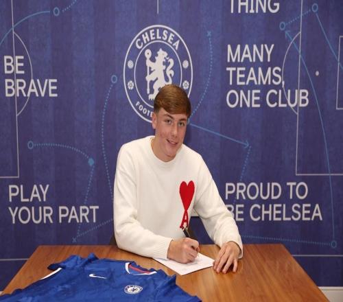 官方：17歲后衛(wèi)萊維理查茲與切爾西簽下首份職業(yè)合同