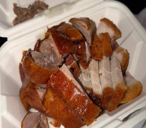 新体验,哈兰德分享品尝中式烧腊的照片