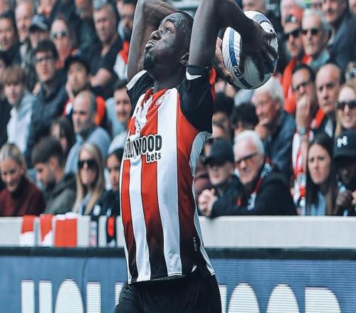 布倫特福德單一自然年依靠界外球攻入6粒主場進球，08年斯托克城后首隊