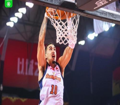 廣東11998大勝吉林，奎因42+7+8，徐杰15分，胡明軒14分