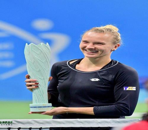 先失一盘又何妨！西尼亚科娃接连三场逆转取得职业生涯新突破