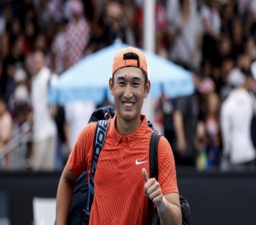 商竣程晉級澳網男單第二輪，袁悅不敵2號種子斯瓦泰克