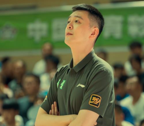 遼籃旗開得勝楊鳴C位獲表揚！強援大夸特夸隊友，二老也沒有閑著