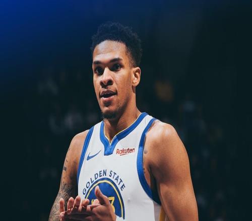 場下雙手舉天狂歡！庫里已5連勝華子迎里程碑親承計劃出戰(zhàn)背靠背