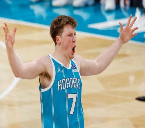 提高21場！克尼佩爾太狠了，刷爆80年NBA第一紀錄，黃蜂重建成功