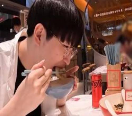 真不是烂梗玄学!辅助Duro世界赛期间探店小杨生煎