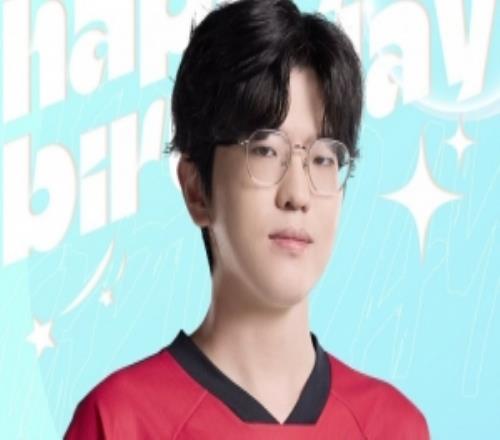 FPX祝jiejie24岁生日快乐:愿你在新的岁序里心有山海步履如风
