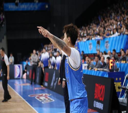 27分慘?。⌒陆谢@輸?shù)眯姆诜?，CBA強(qiáng)強(qiáng)大戰(zhàn)：1將令郭士強(qiáng)顫抖