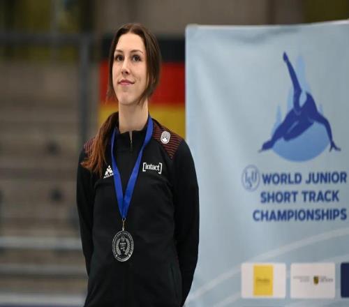 米蘭冬奧早報：她天生七指，奪奧運銀牌他無緣晉級，卻帶來了最快樂的一幕