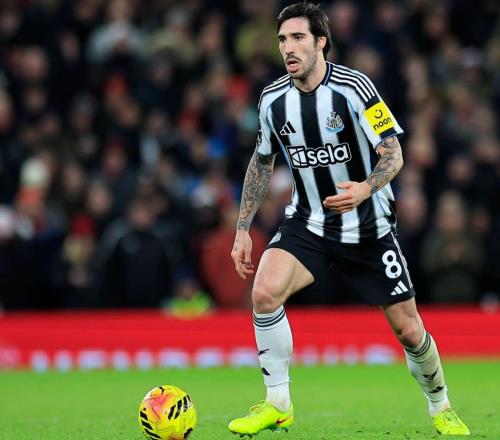 一场31让英超豪强征服客场,终结3轮不胜,吉马良斯补时破门