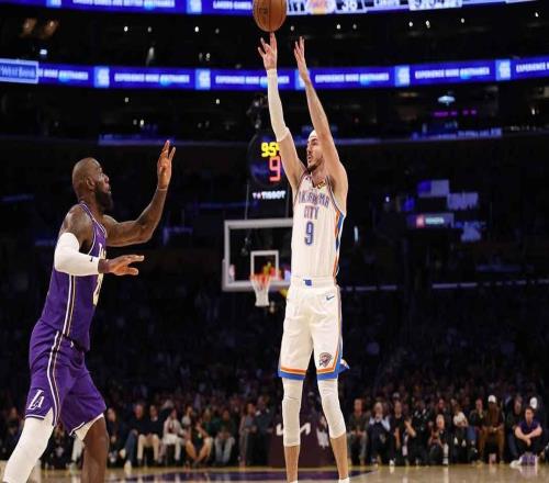 雷霆卡鲁索赛后开玩笑说,他和湖人队勒布朗詹姆斯差点打起来