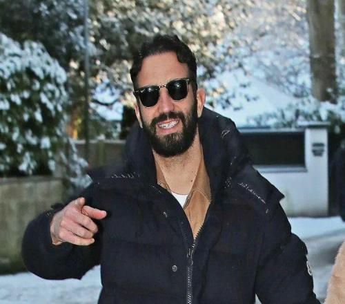 阿莫林下課笑容滿面！曝休假半年，曼聯仍付工資執教下家需解約金