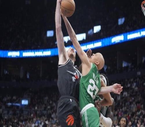 从冷板凳到防守大闸!新星崛起引爆绿军12战10胜