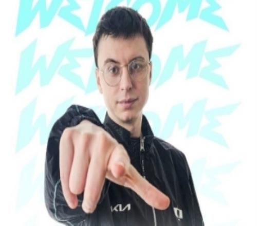 愚人節活動之直播之王中單！DK官宣：Caedrel作為中單加入！