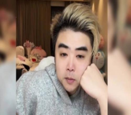 愛笑：看看LCKFaker都全年無休有一個好榜樣在前麵向T1學習！