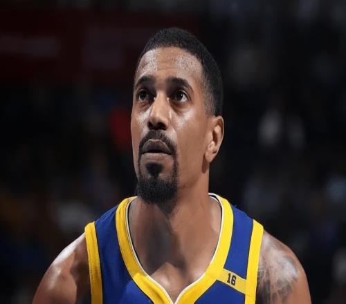 勇士?jī)膳浣钦棺罴炎饔茫∶窢栴D統(tǒng)治攻守，霍福德戰(zhàn)略意義拉滿！