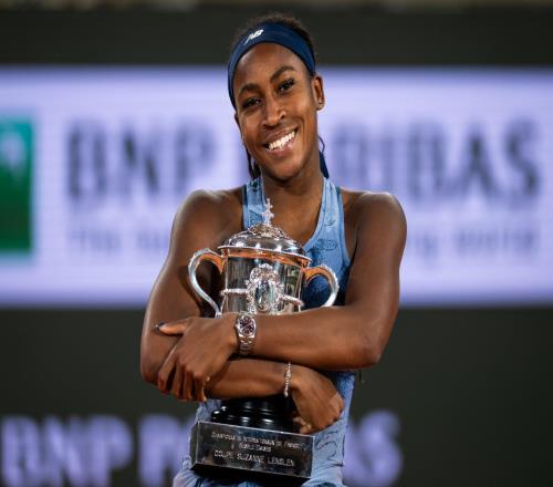 辛纳与高芙揭秘球员更衣室的趣事：有内耗、有尴尬、也有娱乐八卦