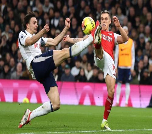 3连败加9轮不胜!热刺北伦敦德比遭降维打击领先降级区仅4分