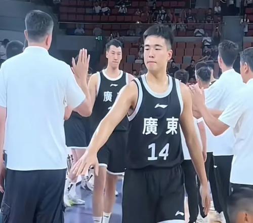 廣東隊9573四川隊，收獲2連勝！徐杰張文逸分別砍下22分