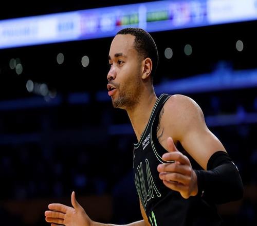 得分能力不俗投射能力出色,鹈鹕后场新星打爆了开拓者的防线