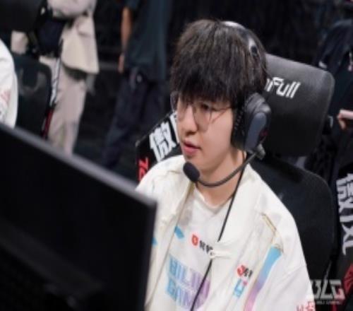 吧友們如何評價有網友稱“Elk就是Uzi的接班人”這一說法