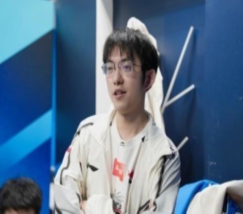 新年快樂炫君！Flandre發送新年祝福：一年到頭自由隨性，出發！