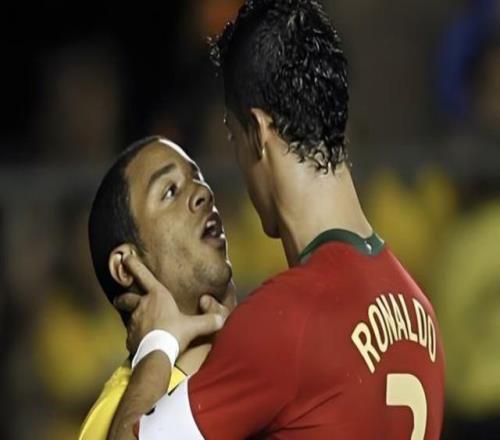 梅罗谁更难搪塞马塞洛：梅西，，，，，他对球场空间的明确太顶级了