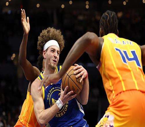 在二號位位置上表現(xiàn)不錯，勇士還是應(yīng)該更加合理地使用后場新星