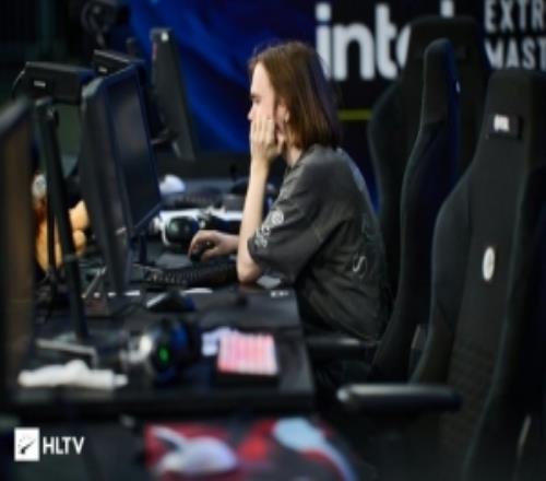 donk賽後社媒自曝身體抱恙：多日惡心頭痛，大家為我祈福吧