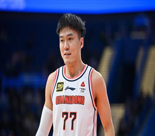 不到30歲！CBA這3人沒下家，杜鋒放棄防守悍將，名帥之一告別賽場