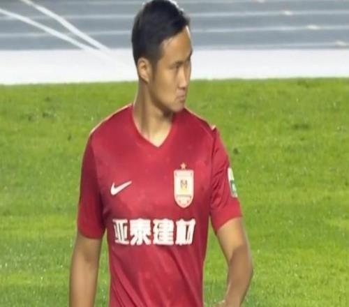 博主：原大連人、長(zhǎng)春亞泰后衛(wèi)王耀鵬重返家鄉(xiāng)，加盟大連鯤城